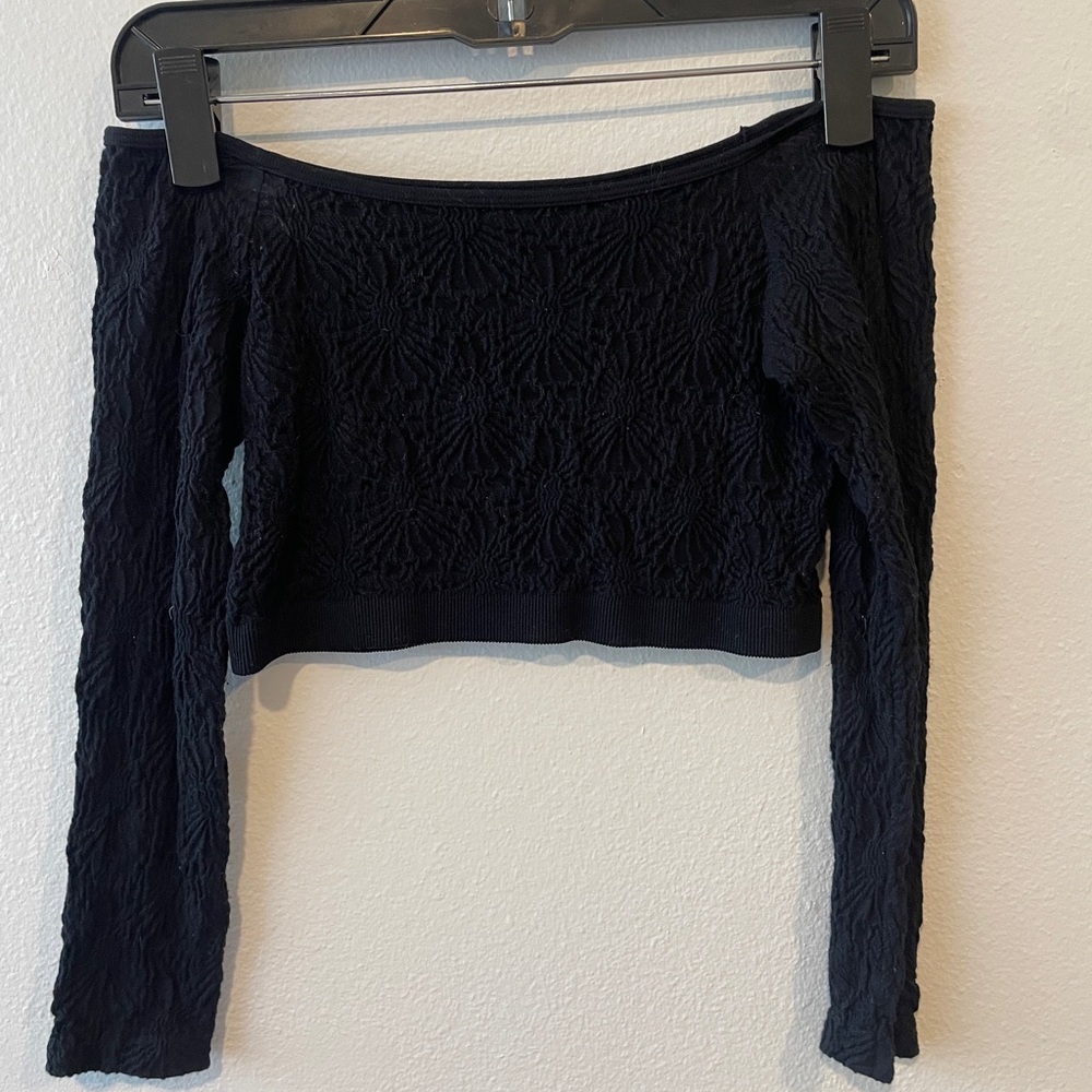 PrettyLittleThing Black Ribbed Long Sleeve Crop Blouse